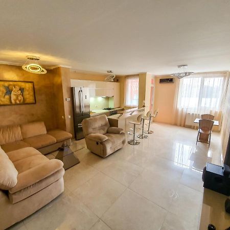 Royal Central Apartament Lejlighed Oradea Eksteriør billede