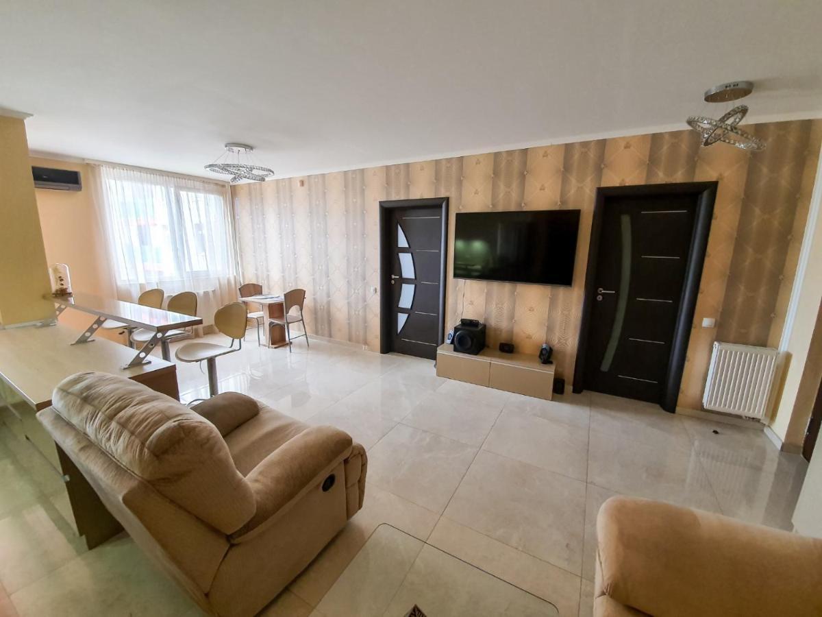 Royal Central Apartament Lejlighed Oradea Eksteriør billede