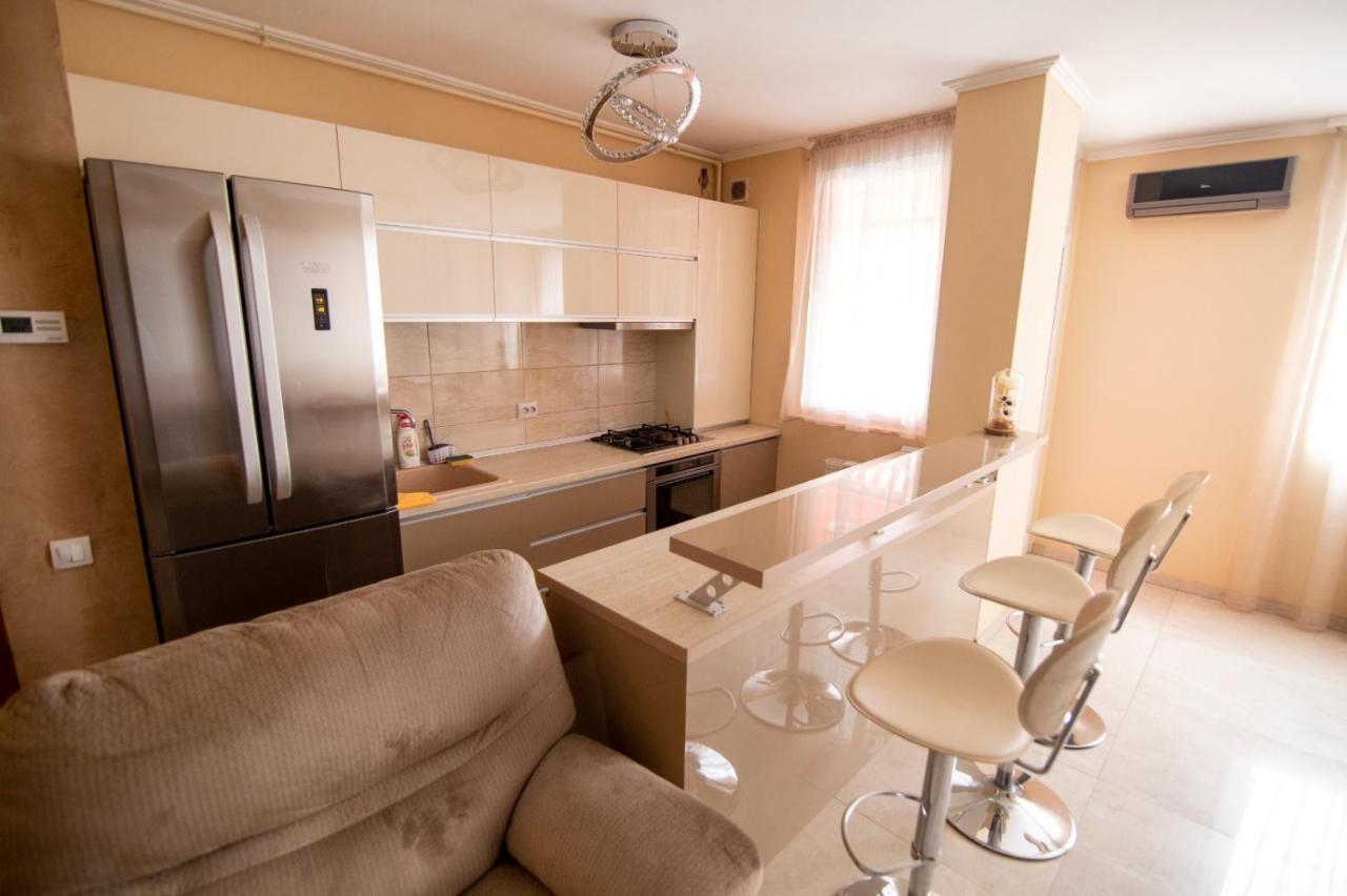 Royal Central Apartament Lejlighed Oradea Eksteriør billede